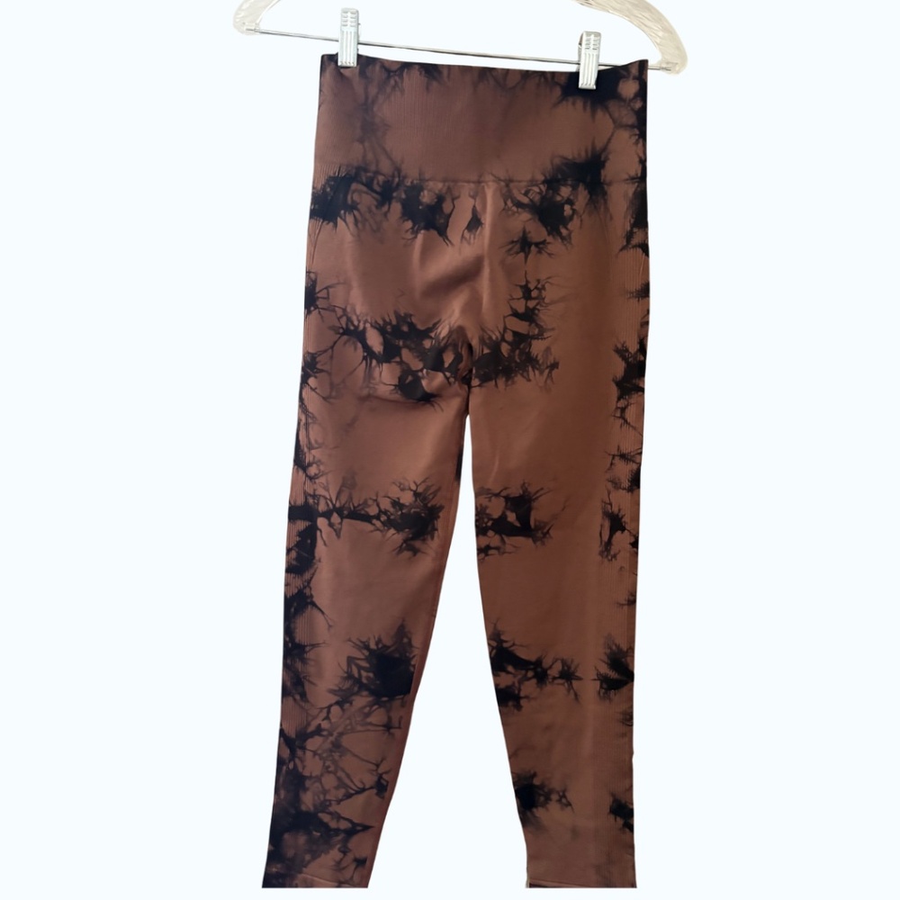 Tie Dye Butt Lifting Leggings - New w/o tag - Size XL